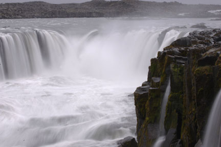 iceland waterfall photo