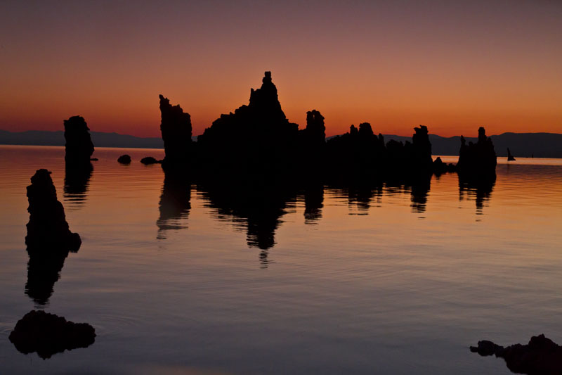 mono lake sunrise tufas